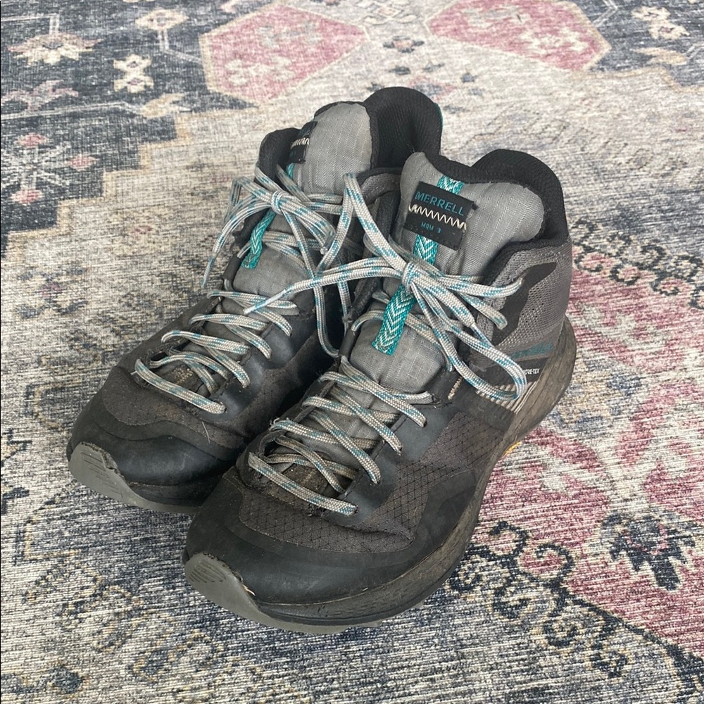 Merrell women’s size 7 hiking shoes boots Athletic Trail Shoes